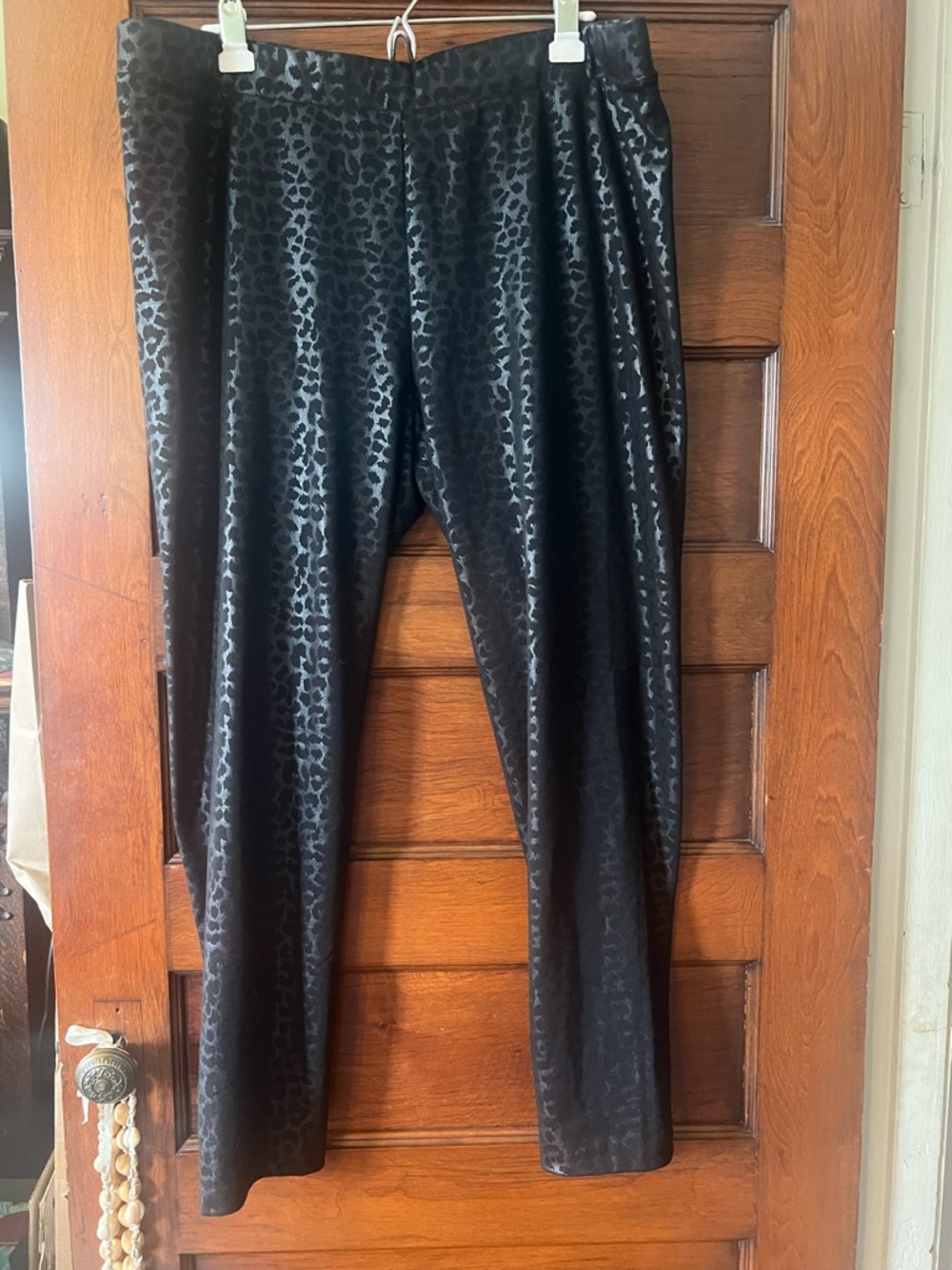 Vince Camuto Black Shiny Leopard Straight-Leg Pants